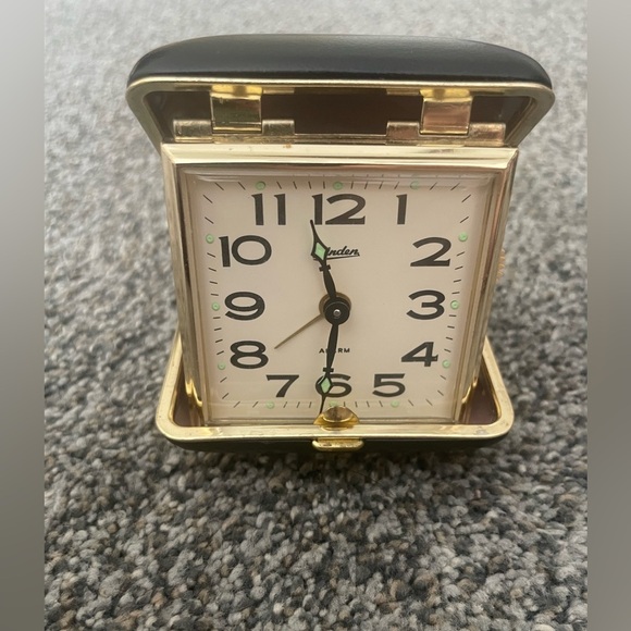 Vintage Linden travel alarm clock - Picture 1 of 7